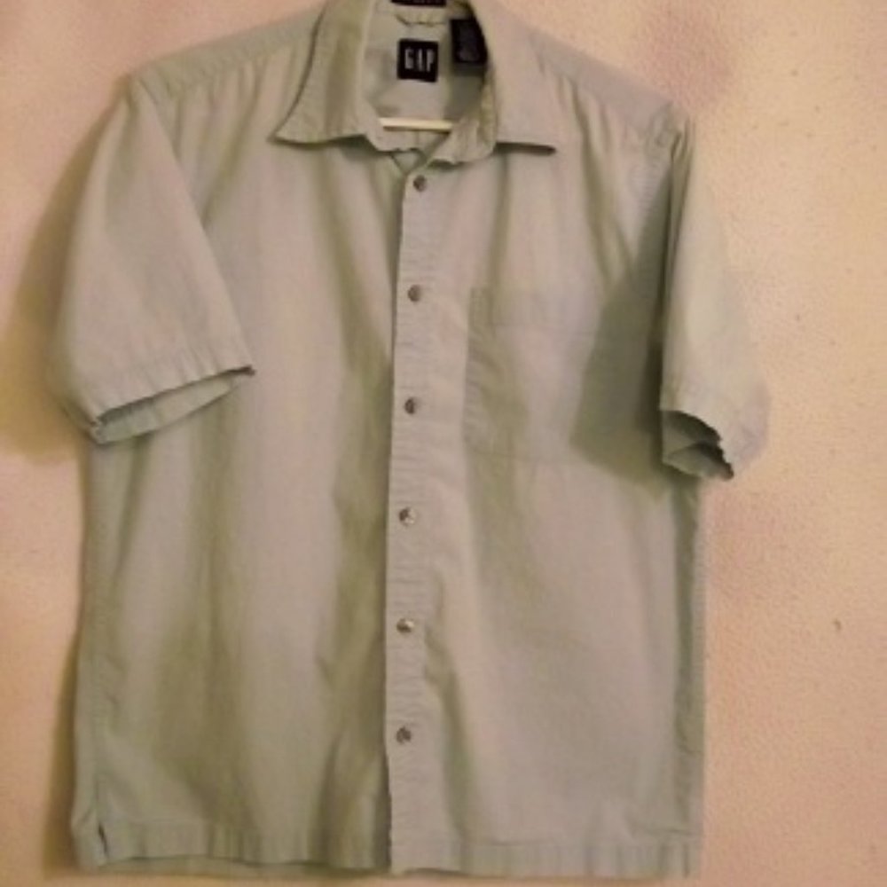 GAP Ladies Short Sleeve Shirt, Medium Light Blue